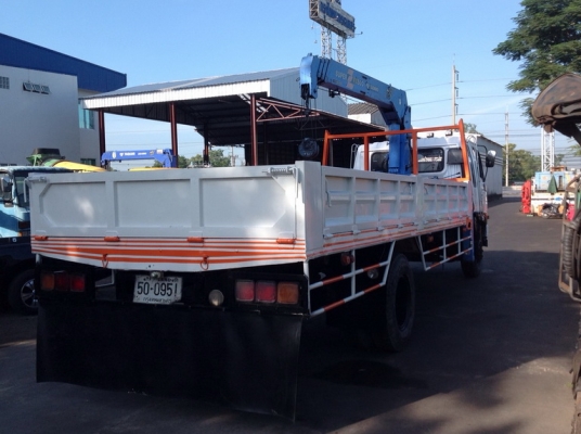 ขายรถบรรทุก 6 ล้อใหญ่ ติดเครนเฮียบ 5 ตัน 4 ตอน