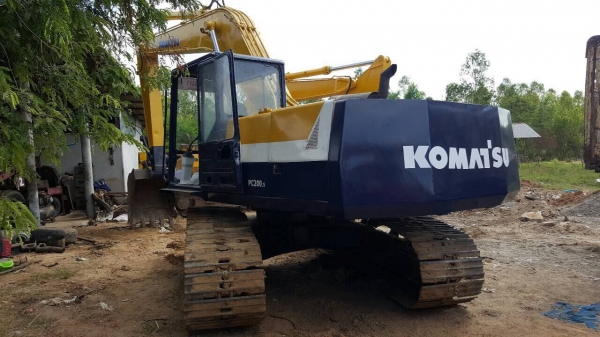 ขายแบคโฮ KOMATSU PC200-5 เอกสารเล่มทะเบียน เครื่อง ISUZU 6BG1 ปั้มดี รถใช้งานได้ปกติครับ ขายแบคโฮ KOMATSU PC200-5 เอกสารเล่มทะเบียน เครื่อง ISUZU 6BG1 ปั้มดี รถใช้งานได้ปกติครับ