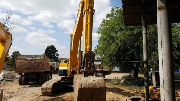 ขายแบคโฮ KOMATSU PC200-5 เอกสารเล่มทะเบียน เครื่อง ISUZU 6BG1 ปั้มดี รถใช้งานได้ปกติครับ ขายแบคโฮ KOMATSU PC200-5 เอกสารเล่มทะเบียน เครื่อง ISUZU 6BG1 ปั้มดี รถใช้งานได้ปกติครับ