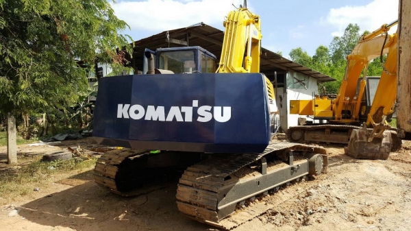 ขายแบคโฮ KOMATSU PC200-5 เอกสารเล่มทะเบียน เครื่อง ISUZU 6BG1 ปั้มดี รถใช้งานได้ปกติครับ ขายแบคโฮ KOMATSU PC200-5 เอกสารเล่มทะเบียน เครื่อง ISUZU 6BG1 ปั้มดี รถใช้งานได้ปกติครับ
