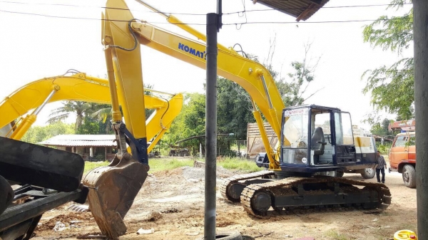 ขายแบคโฮ KOMATSU PC200-5 เอกสารเล่มทะเบียน เครื่อง ISUZU 6BG1 ปั้มดี รถใช้งานได้ปกติครับ