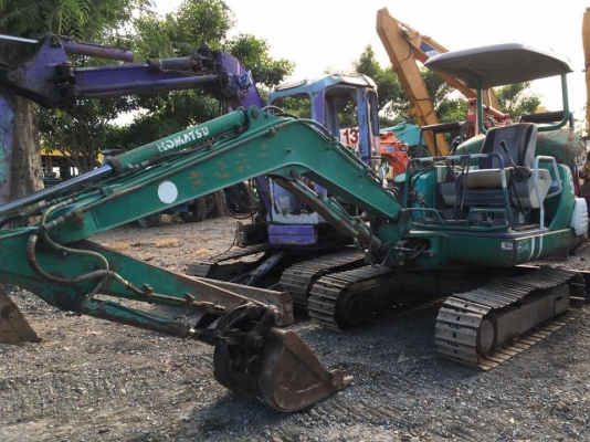 รถขุด Komatsu pc30-7E มือ2 ราคาถูกๆ