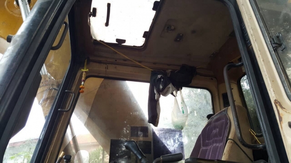 ขายแบคโฮ CAT 320 V2 เอกสารเล่มทะเบียนครบ รถใช้งานอยู่ทุกวัน เครื่องดี ปั้มดี ช่วงล่างแน่น แอร์ครบ ราคาต่อรองได้ ขายแบคโฮ CAT 320 V2 เอกสารเล่มทะเบียนครบ รถใช้งานอยู่ทุกวัน เครื่องดี ปั้มดี ช่วงล่างแน่น แอร์ครบ ราคาต่อรองได้