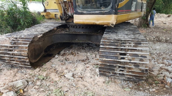 ขายแบคโฮ CAT 320 V2 เอกสารเล่มทะเบียนครบ รถใช้งานอยู่ทุกวัน เครื่องดี ปั้มดี ช่วงล่างแน่น แอร์ครบ ราคาต่อรองได้ ขายแบคโฮ CAT 320 V2 เอกสารเล่มทะเบียนครบ รถใช้งานอยู่ทุกวัน เครื่องดี ปั้มดี ช่วงล่างแน่น แอร์ครบ ราคาต่อรองได้