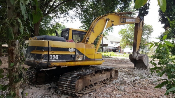 ขายแบคโฮ CAT 320 V2 เอกสารเล่มทะเบียนครบ รถใช้งานอยู่ทุกวัน เครื่องดี ปั้มดี ช่วงล่างแน่น แอร์ครบ ราคาต่อรองได้ ขายแบคโฮ CAT 320 V2 เอกสารเล่มทะเบียนครบ รถใช้งานอยู่ทุกวัน เครื่องดี ปั้มดี ช่วงล่างแน่น แอร์ครบ ราคาต่อรองได้