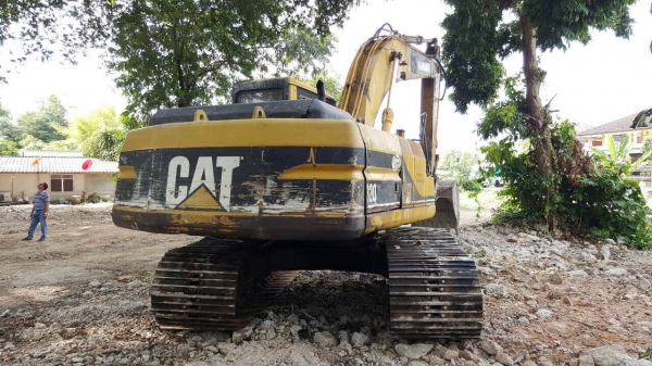 ขายแบคโฮ CAT 320 V2 เอกสารเล่มทะเบียนครบ รถใช้งานอยู่ทุกวัน เครื่องดี ปั้มดี ช่วงล่างแน่น แอร์ครบ ราคาต่อรองได้ ขายแบคโฮ CAT 320 V2 เอกสารเล่มทะเบียนครบ รถใช้งานอยู่ทุกวัน เครื่องดี ปั้มดี ช่วงล่างแน่น แอร์ครบ ราคาต่อรองได้