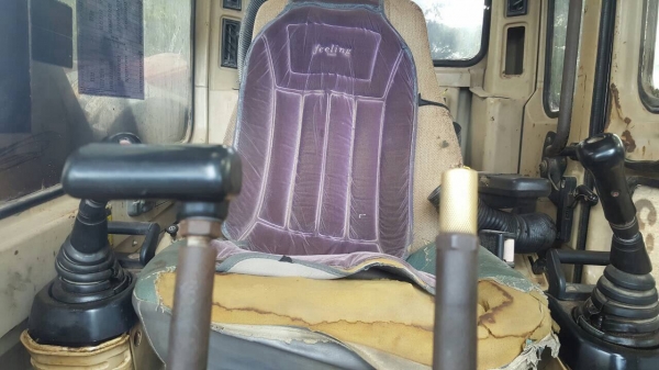 ขายแบคโฮ CAT 320 V2 เอกสารเล่มทะเบียนครบ รถใช้งานอยู่ทุกวัน เครื่องดี ปั้มดี ช่วงล่างแน่น แอร์ครบ ราคาต่อรองได้ ขายแบคโฮ CAT 320 V2 เอกสารเล่มทะเบียนครบ รถใช้งานอยู่ทุกวัน เครื่องดี ปั้มดี ช่วงล่างแน่น แอร์ครบ ราคาต่อรองได้