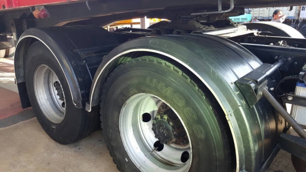 ขายหัวลาก HINO FM1A 344 แรงม้า ปี 54 พร้อมหางเทนเลอร์ 12 เมตร 3 คาน อูสามมิตร เอกสารเล่มทะเบียนพร้อมโอนครับ ขายหัวลาก HINO FM1A 344 แรงม้า ปี 54 พร้อมหางเทนเลอร์ 12 เมตร 3 คาน อูสามมิตร เอกสารเล่มทะเบียนพร้อมโอนครับ