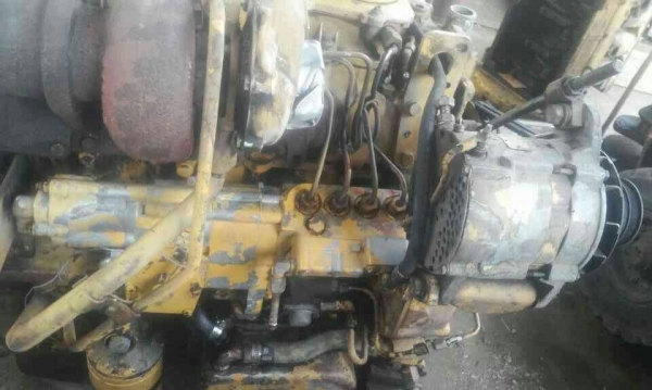 เครื่อง  Bulldozer CAT D4H 3204DI