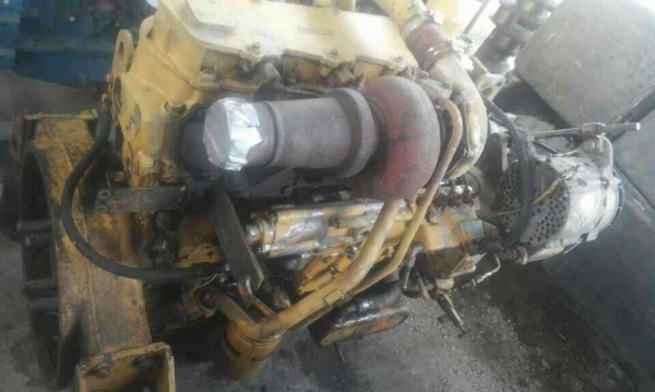 เครื่อง  Bulldozer CAT D4H 3204DI