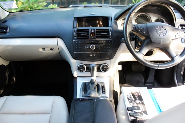2010BENZ C200 AVANTGARDE ตัวTOPมีอแรกออกศูนย์ราชครู เจ้าของขายเอง
