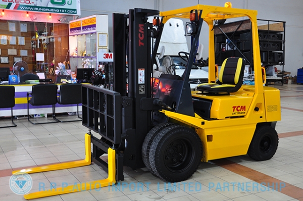 ขายรถโฟล์คลิฟท์มือสอง TCM รุ่น FD25Z1  ราคา 245,000 บาท นำเข้าจากประเทศญี่ปุ่น 100\% ไม่เคยใช้งานในประเทศไทย