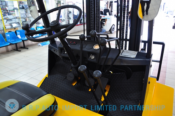 ขายรถโฟล์คลิฟท์มือสอง TCM รุ่น FD25Z1  ราคา 245,000 บาท นำเข้าจากประเทศญี่ปุ่น 100\% ไม่เคยใช้งานในประเทศไทย