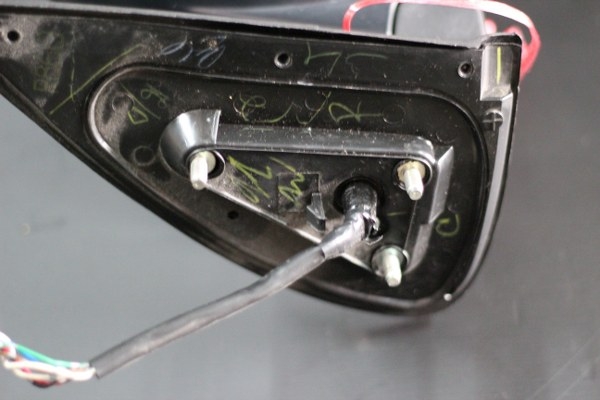 ขาย กระจกมองข้าง โครเมี่ยม TOYOTA HILUX VIGO CHAM โตโยต้า ไฮลักซ์ วีโก้ แชมป์ อะไหล่รถยนต์ มือสอง