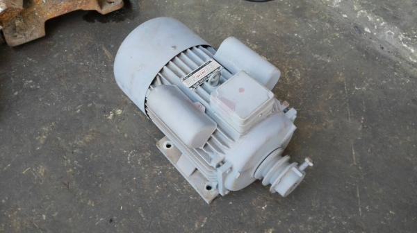 ****** Sold Out!! ****** มอเตอร์ WIN 3 HP.1450 RPM. 220V. 2 สายไฟบ้าน วิ่งเงียบ พร้อมใช้!!