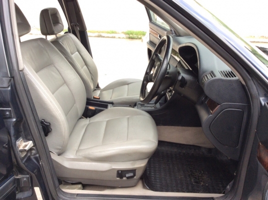 ขายรถออดี้ 100 E2.3 ปี94 เครื่องเดิม 2.3 เกียร์ออโต้ ติดแก๊สLPG ไฟฟ้าทั้งคัน ภายในสวยลายไม้สวย เบาะหนังกรับไฟฟ้า เบรคabs แอร์หนาว ตัวถังเดิมไม่มีชนสีทำบางชิ้น แม็กเดิมๆรถขับดีครับ ขายด่วน ภาษี59