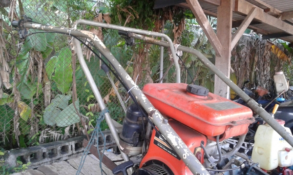 มาแล้วของถูก เครื่องเกี่ยวข้าววางลาย