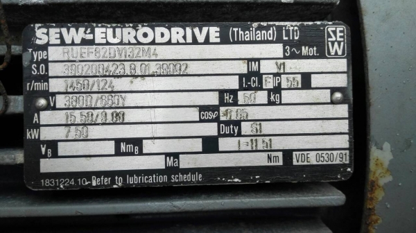 ====== Sold Out!! ====== มอเตอร์เกียร์หน้าแปลน SEW Eurodrive 10 HP. 380V. ทด 1:11 ความเร็วรอบ 124 RPM. ของใหม่เก่าเก็บไม่เคยใช้งาน!