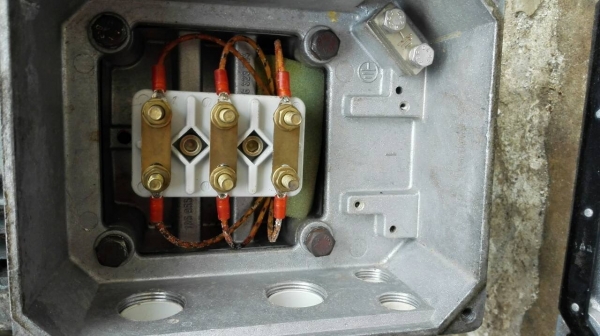 ====== Sold Out!! ====== มอเตอร์เกียร์หน้าแปลน SEW Eurodrive 10 HP. 380V. ทด 1:11 ความเร็วรอบ 124 RPM. ของใหม่เก่าเก็บไม่เคยใช้งาน!