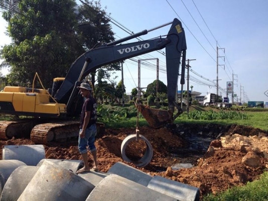 ขายรถขุดวอลโว่ 210B พาม  รถพร้อมใช้งาน