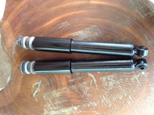 โช๊คหน้าดีแม็ก