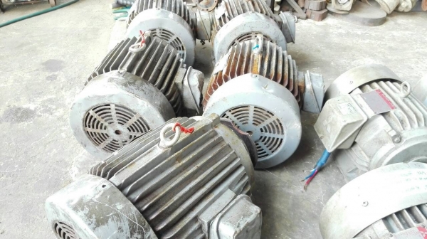 Sell>> มอเตอร์ HITACHI 5 HP. 380V. 1450 RPM. สภาพสวย เดิม ไม่เคยพัน วิ่งเงียบ พร้อมใช้ มี 5 ลูก!!