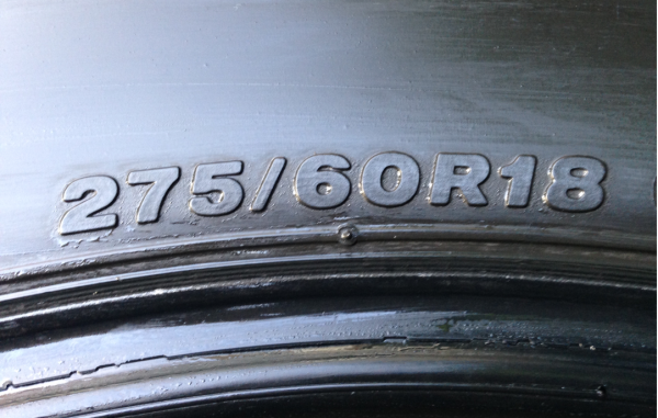 ยาง Bridgestone 275 60 18 กลางปี13 ดอกเต็ม ใช้ยาว ราคาไม่แพง