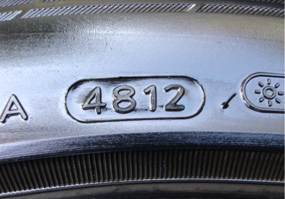 ยาง Aurora 265 50 20 สิ้นปี12 พร้อมใช้งาน ราคาไม่แพง