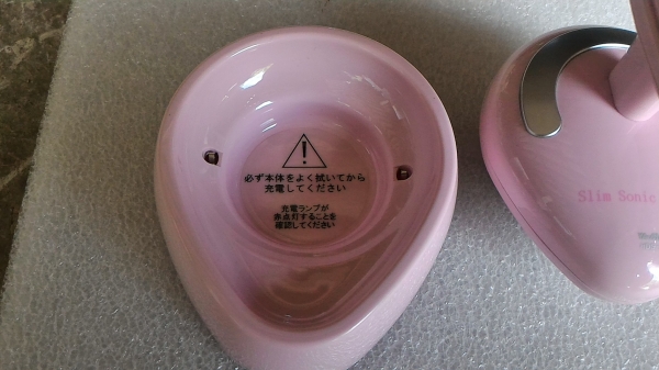 Slim Sonic Spa EMS  ยี่ห้อ YA-MAN  เป็นเครื่องช่วยดูแลผิวด้วยระบบอุลต้าโซนิค