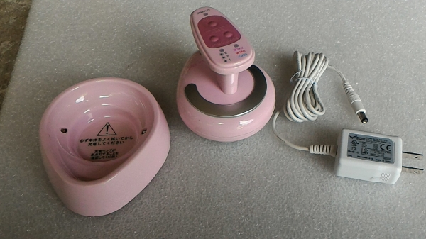 Slim Sonic Spa EMS  ยี่ห้อ YA-MAN  เป็นเครื่องช่วยดูแลผิวด้วยระบบอุลต้าโซนิค