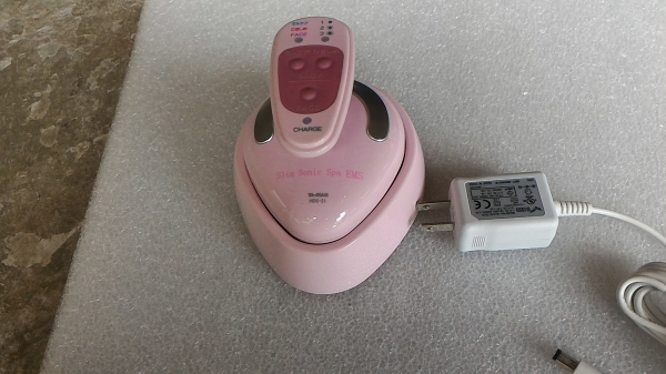 Slim Sonic Spa EMS  ยี่ห้อ YA-MAN  เป็นเครื่องช่วยดูแลผิวด้วยระบบอุลต้าโซนิค