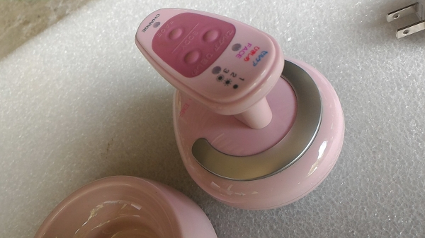 Slim Sonic Spa EMS  ยี่ห้อ YA-MAN  เป็นเครื่องช่วยดูแลผิวด้วยระบบอุลต้าโซนิค