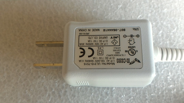 Slim Sonic Spa EMS  ยี่ห้อ YA-MAN  เป็นเครื่องช่วยดูแลผิวด้วยระบบอุลต้าโซนิค