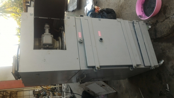 ชุดตู้ดูดกรองฝุงผงต่างๆ ขนาดกำลังมอเตอร์ 2 แรงม้า มีตัวแผ่นกรองให้ผงต่างๆที่ดูดมาตกด้านล่าง