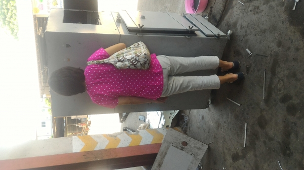 ชุดตู้ดูดกรองฝุงผงต่างๆ ขนาดกำลังมอเตอร์ 2 แรงม้า มีตัวแผ่นกรองให้ผงต่างๆที่ดูดมาตกด้านล่าง