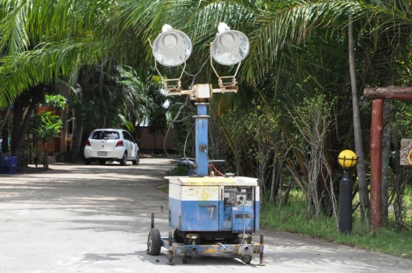 ขายสปอร์ตไลท์ DENYOเครื่องDIESEL พร้อมทาเวอร์เครนสูง สวยเดิมจากญี่ปุ่นยังไม่เคยใช้ในไทย 19,000เท่านั้น!!