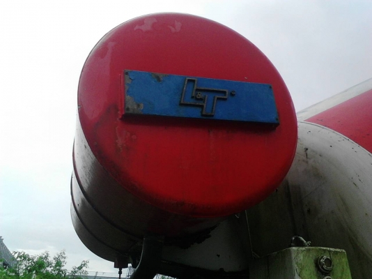 รถนิสสัน  10  ล้อ UD โม่ปูน CWM430 / 230 แรงม้า.  ( มีขาย 2 คัน. )     สนใจติดต่อ  081 - 6079515