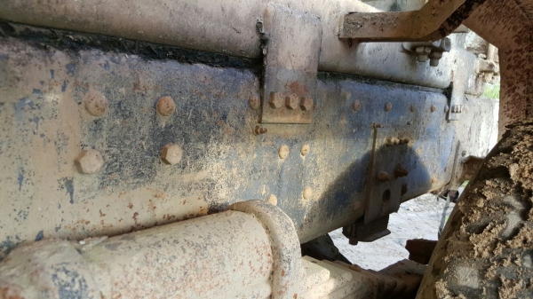 รถนิสสัน  10  ล้อ UD โม่ปูน CWM430 / 230 แรงม้า.  ( มีขาย 2 คัน. )     สนใจติดต่อ  081 - 6079515