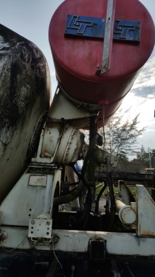 รถนิสสัน  10  ล้อ UD โม่ปูน CWM430 / 230 แรงม้า.  ( มีขาย 2 คัน. )     สนใจติดต่อ  081 - 6079515