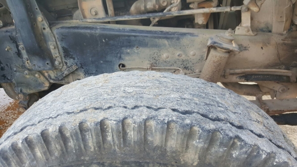 รถนิสสัน  10  ล้อ UD โม่ปูน CWM430 / 230 แรงม้า.  ( มีขาย 2 คัน. )     สนใจติดต่อ  081 - 6079515