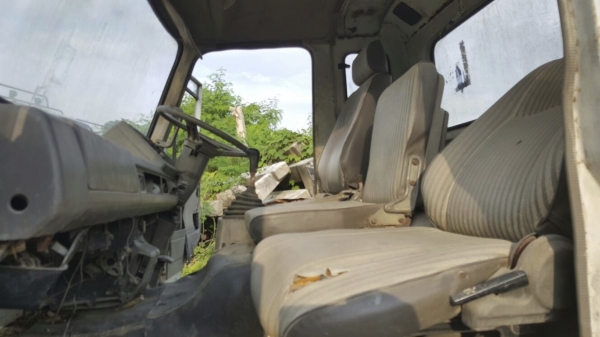 รถนิสสัน  10  ล้อ UD โม่ปูน CWM430 / 230 แรงม้า.  ( มีขาย 2 คัน. )     สนใจติดต่อ  081 - 6079515