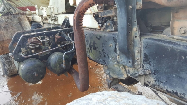 รถนิสสัน  10  ล้อ UD โม่ปูน CWM430 / 230 แรงม้า.  ( มีขาย 2 คัน. )     สนใจติดต่อ  081 - 6079515