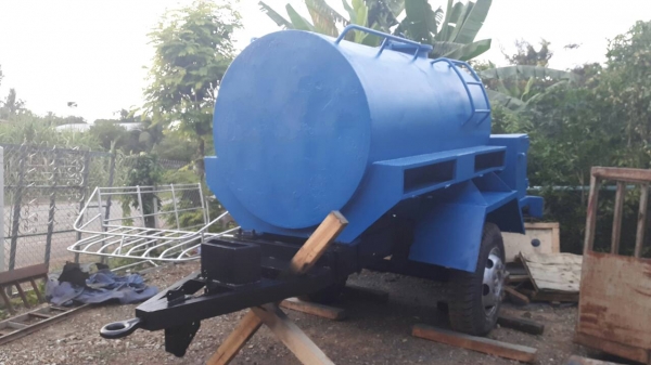 แท็งน้ำพร้อมใช้ มีแนบ พร้อม ประมาน4000ลิตร