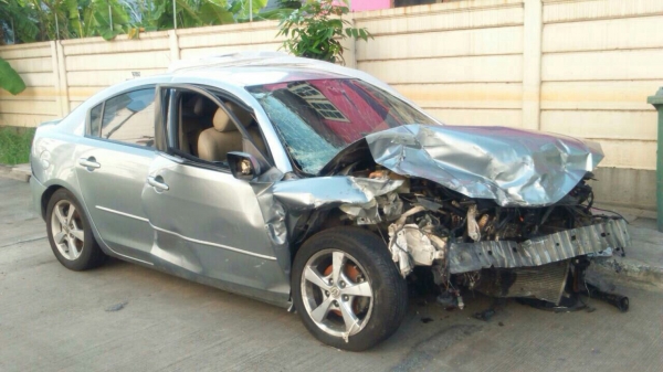 ซากมาสด้า3 เเยกขายอะไหลทุกอย่างทั้งคันมีหลายรุ่นเก๋งเเละกระบะ รับซื้อรถอุบัตเหตุทุกสภาพ