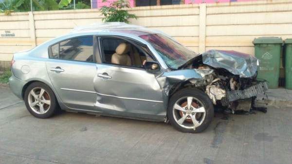 ซากมาสด้า3 เเยกขายอะไหลทุกอย่างทั้งคันมีหลายรุ่นเก๋งเเละกระบะ รับซื้อรถอุบัตเหตุทุกสภาพ