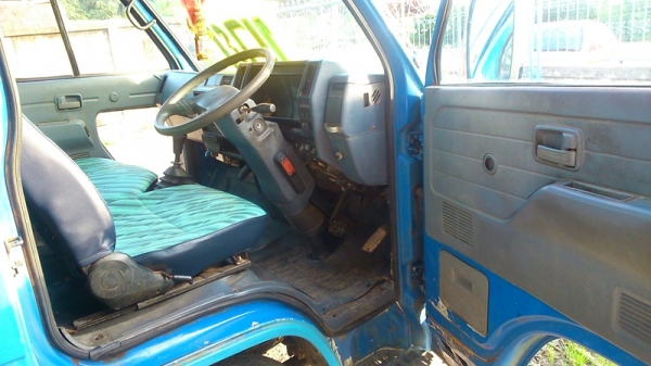 ISUZU NKR 110 แรง (สองแถว)