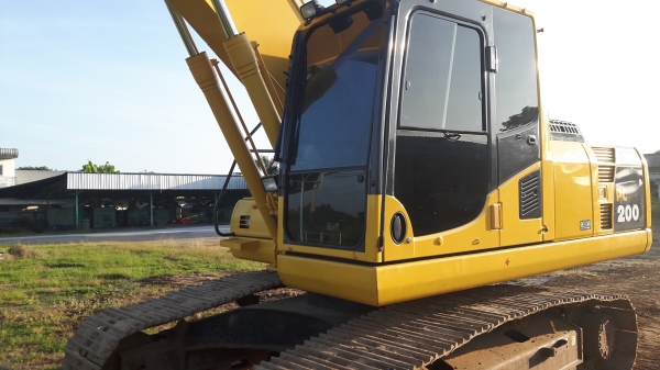 KOMATAU  PC200-8  รถ4000 ช.ม.ยังอยู่ในระยะประกัน7000ช.ม.