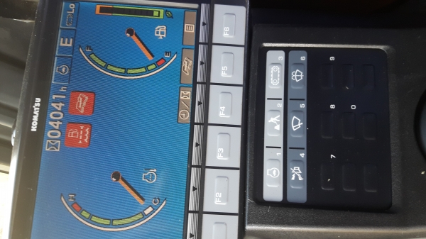 KOMATAU  PC200-8  รถ4000 ช.ม.ยังอยู่ในระยะประกัน7000ช.ม.