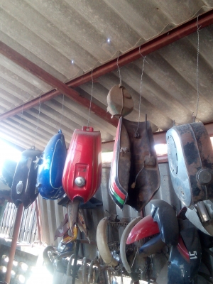 ขายถังน้ำมัน ใบละ 1500 .มีหลายรุานหลายแบบ   ราคารวมส่ง 1500