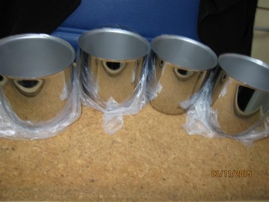 คล้ายถ้วย เป็นโลหะ ชุบ STAINLEES เป็นของใหม่ ไม่ทราบว่าใช้ทำอะไร